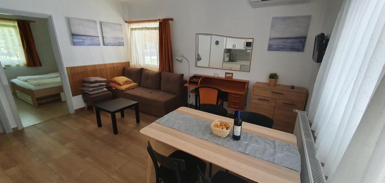 Forrest Apartman Gyenesdias Ngoại thất bức ảnh
